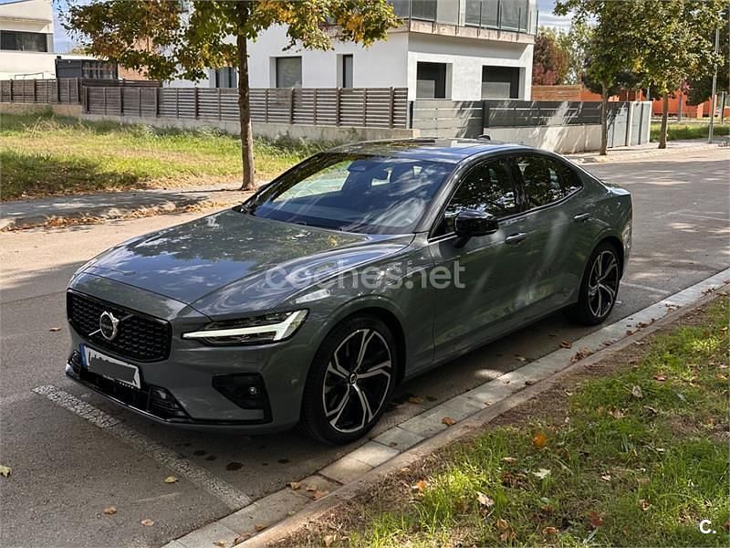 Gris / plata Usado 2024 Volvo S60 Ultimate Berlina | 37.400 € (Un poco caro) - Imagen 1/4