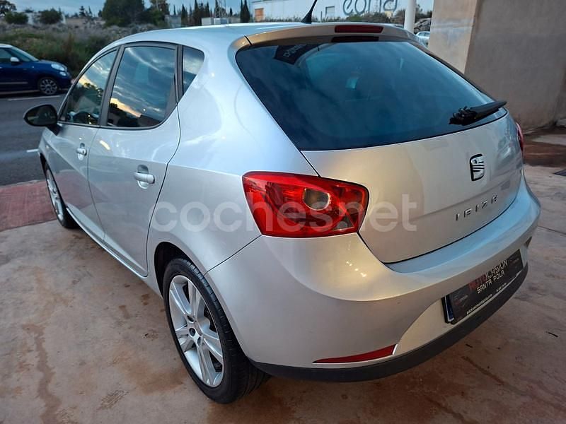 Usado Seat Ibiza Copa 90 CV (66 kW) 2011 Gris / plata Berlina