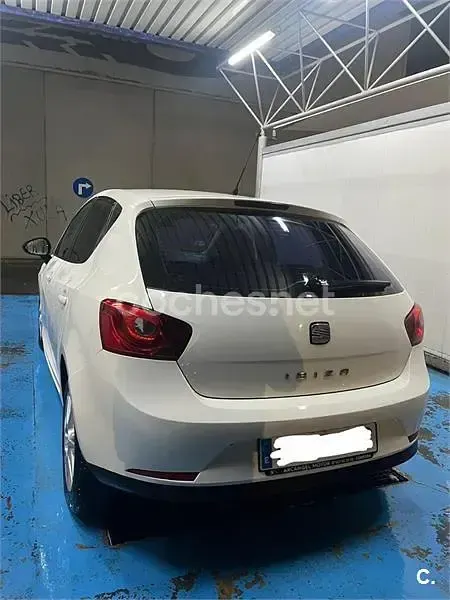 Usado Seat Ibiza Style 105 CV (77 kW) 2010 Blanco Berlina