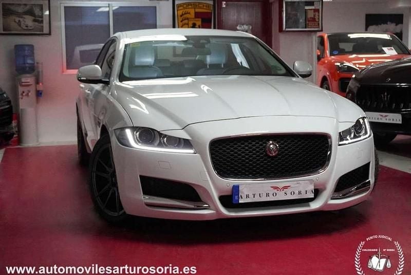 Usado Jaguar XF Prestige 180 CV (132 kW) 2017 Blanco Berlina