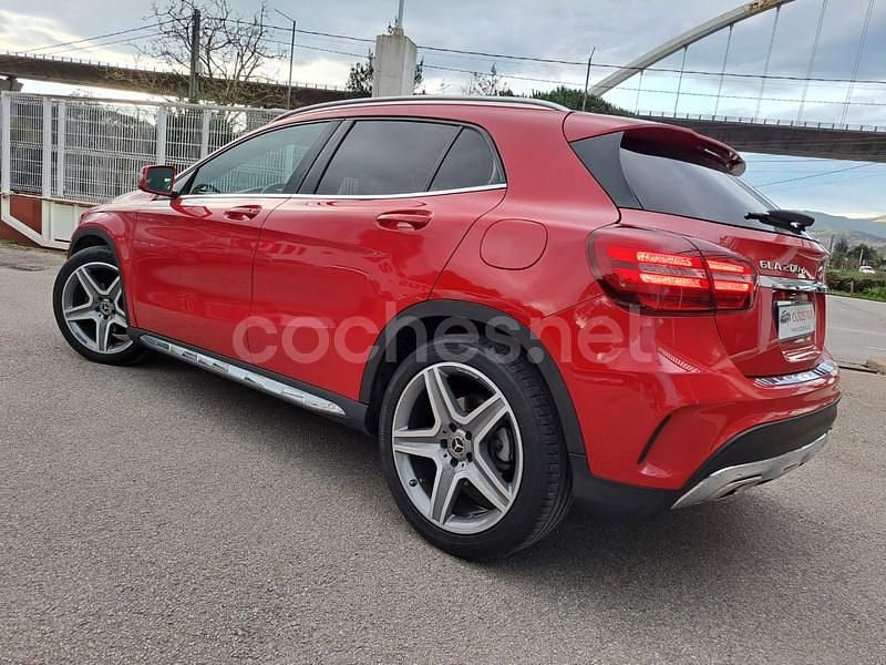 Usado Mercedes GLA200 136 CV (100 kW) 2019 Rojo SUV