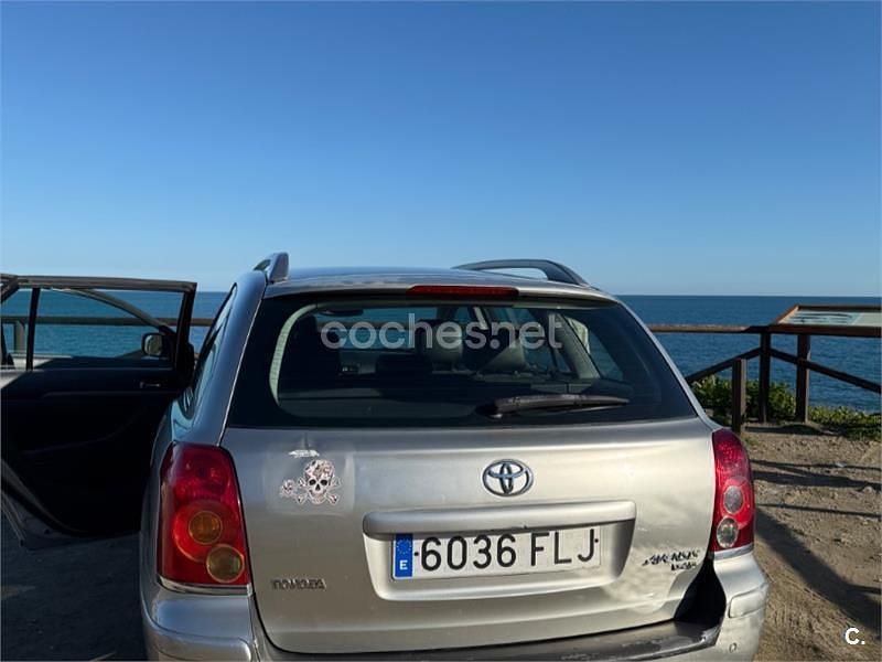 Usado Toyota Avensis Executive 177 CV (130 kW) 2007 Gris / plata Berlina