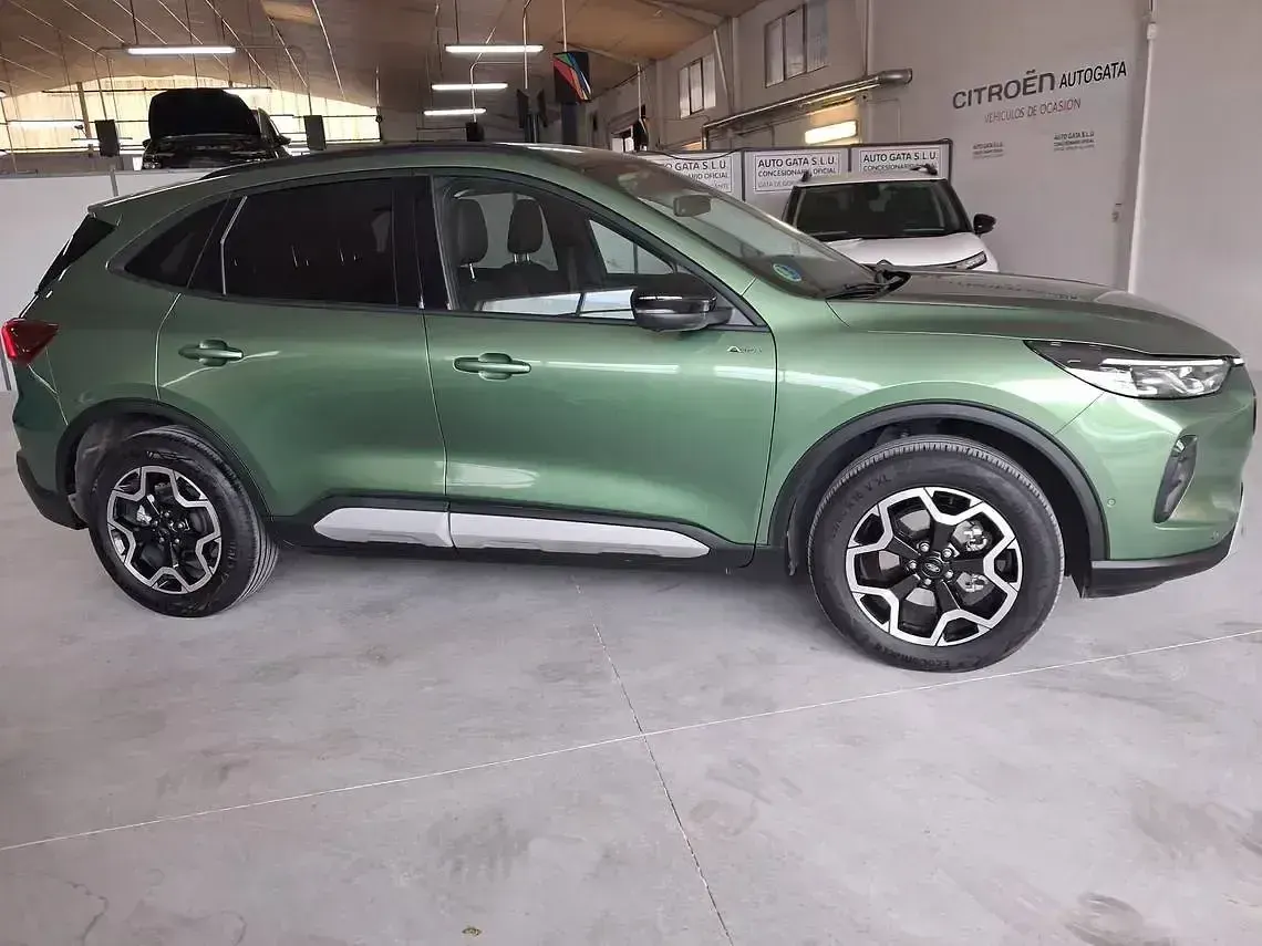 Usado Ford Kuga Active 183 CV (134 kW) 2025 Verde SUV