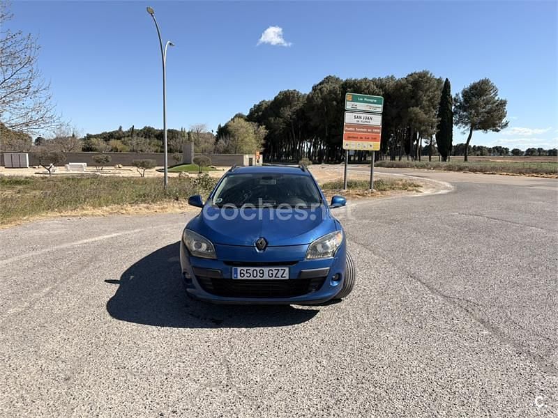 Usado Renault Mégane GrandTour Dynamique 130 CV (95 kW) 2010 Azul Familiar