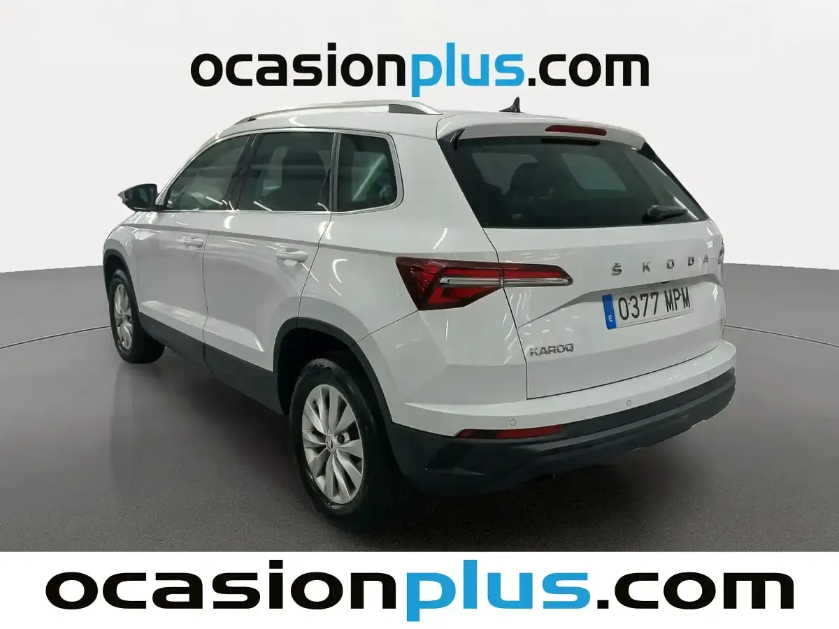 Usado Skoda Karoq Selection 115 CV (84 kW) 2024 Blanco SUV