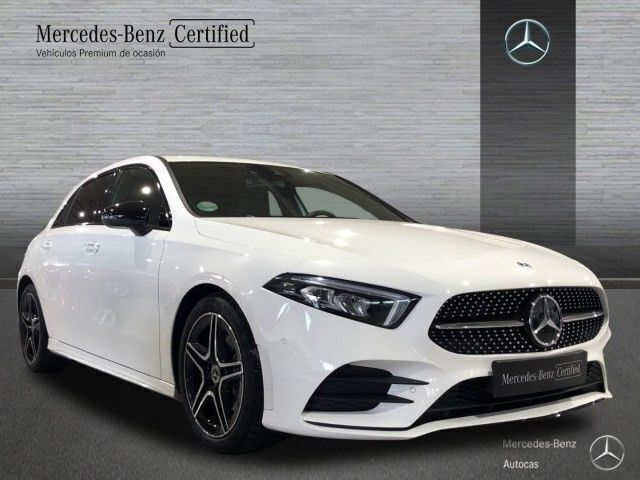Usado Mercedes A180 AMG line 116 CV (85 kW) 2022 Blanco polar