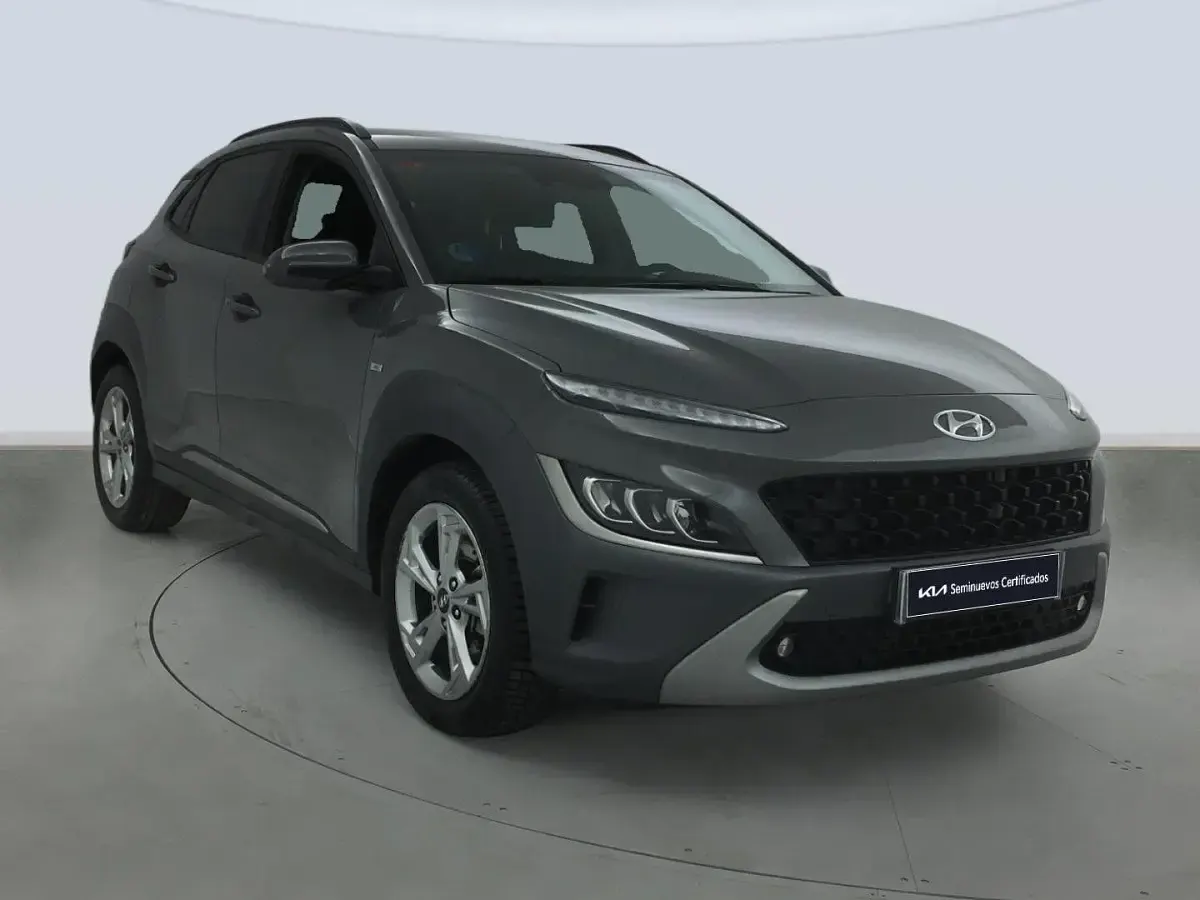Usado Hyundai Kona 120 CV (88 kW) 2021 Gris SUV