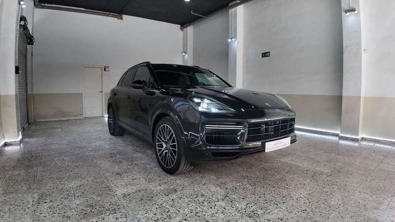 Negro Usado 2018 Porsche Cayenne Turbo SUV | 70.750 € - Imagen 1/4