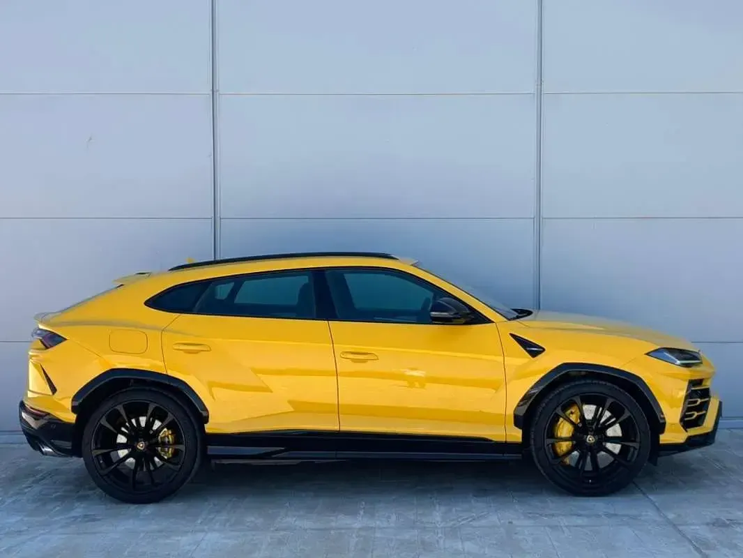 Usado Lamborghini Urus 650 CV (478 kW) 2019 Amarillo SUV