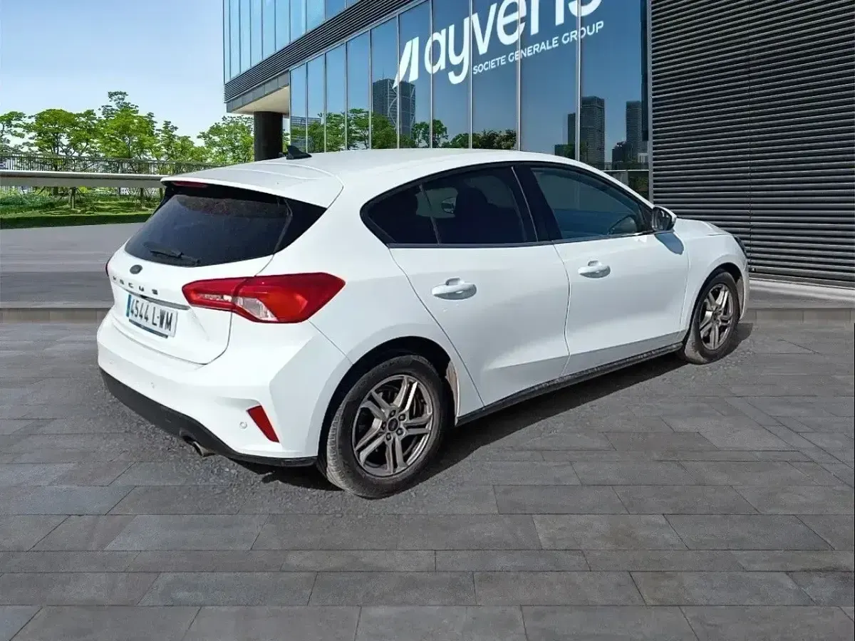 Usado Ford Focus Trend+ 120 CV (88 kW) 2022 Blanco Berlina