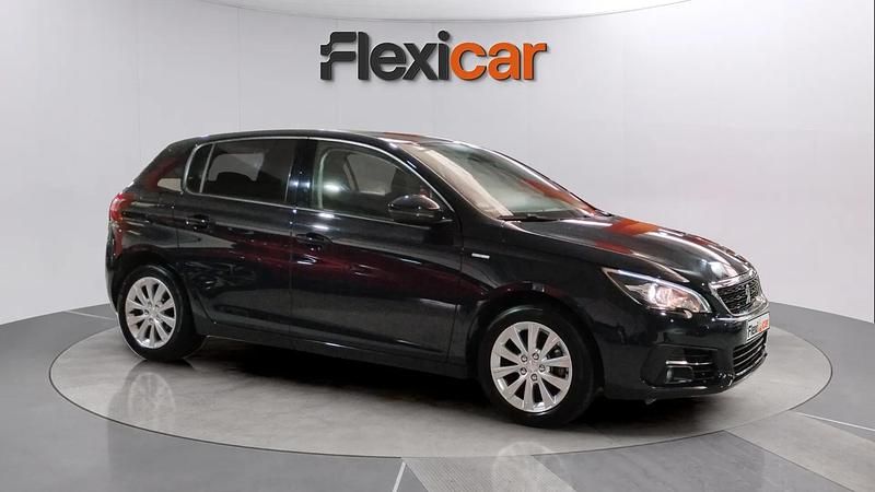 Usado Peugeot 308 Style 110 CV (80 kW) 2020 Negro Berlina