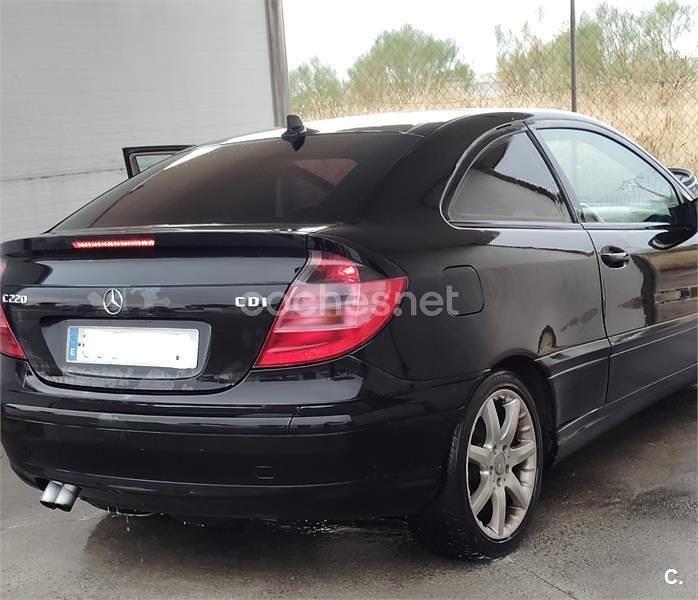 Negro Usado 2002 Mercedes C200 Berlina | 2800 € (Buen precio) - Imagen 1/4