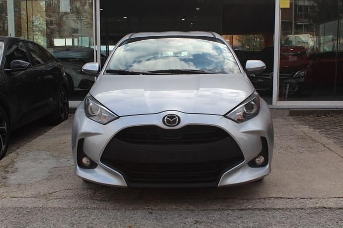 Usado Mazda 2 Center-Line 116 CV (85 kW) 2023 Gris / plata Utilitario