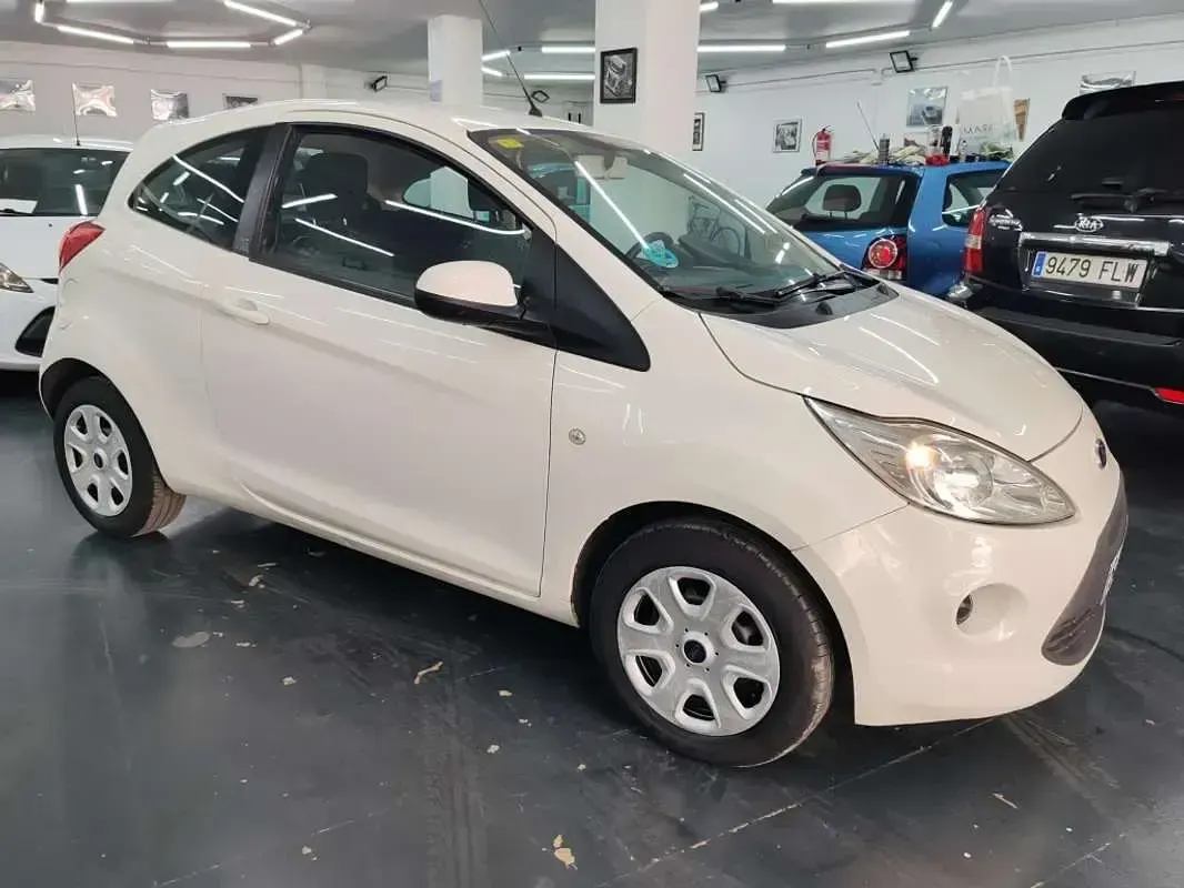 Usado Ford Ka 69 CV (50 kW) 2014 Blanco Utilitario
