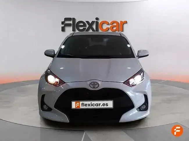 Używany Toyota Yaris Hybrid Active 116 KM (85 kW) 2024 Biały