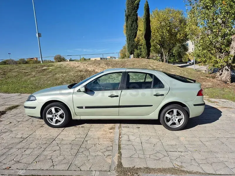 Usado Renault Laguna III Authentique 110 CV (80 kW) 2007 Beige Berlina