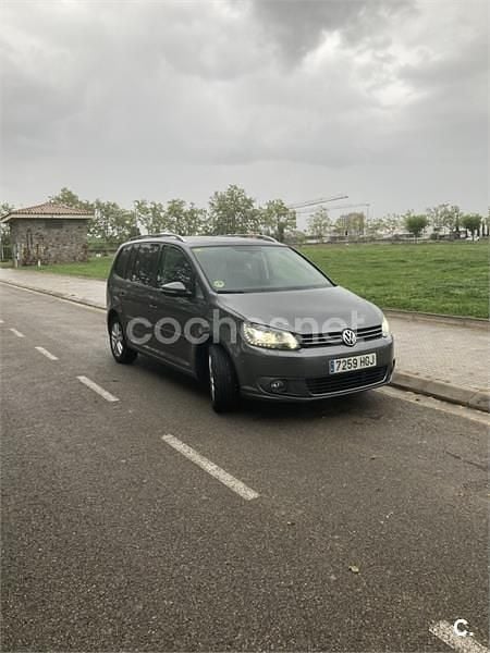 Usado VW Touran Advance 140 CV (102 kW) 2012 Gris / plata Monovolumen