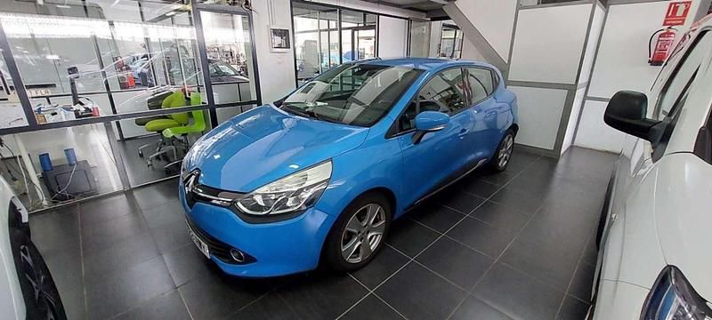 Usado Renault Clio IV Dynamique 90 CV (66 kW) 2014 Azul Utilitario