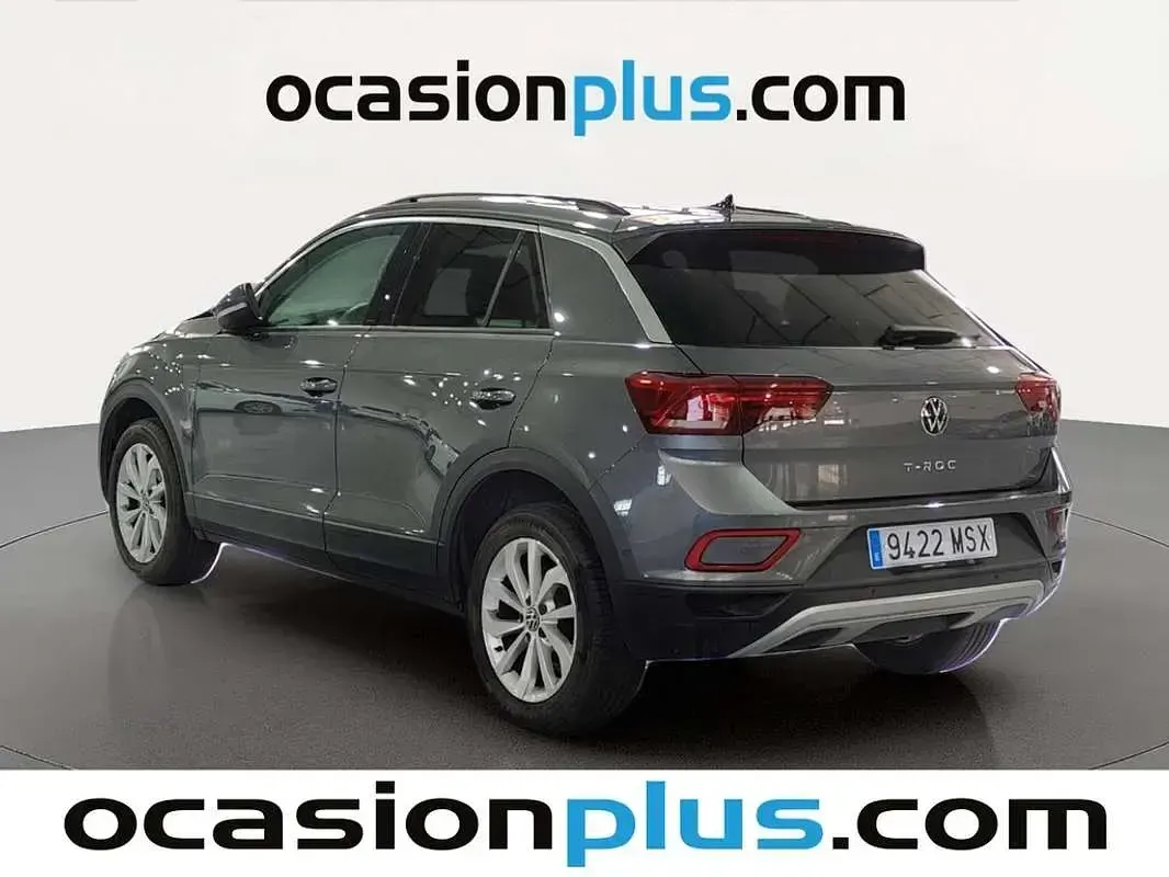 Usado VW T-Roc Life 110 CV (80 kW) 2024 Gris SUV