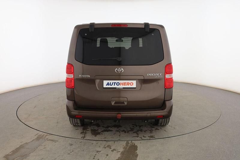 Usado Toyota Proace Comfort 150 CV (110 kW) 2018 Marrón Monovolumen