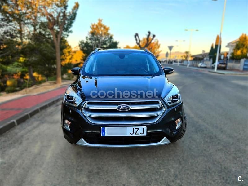 Usado Ford Kuga Titanium 120 CV (88 kW) 2017 Negro SUV