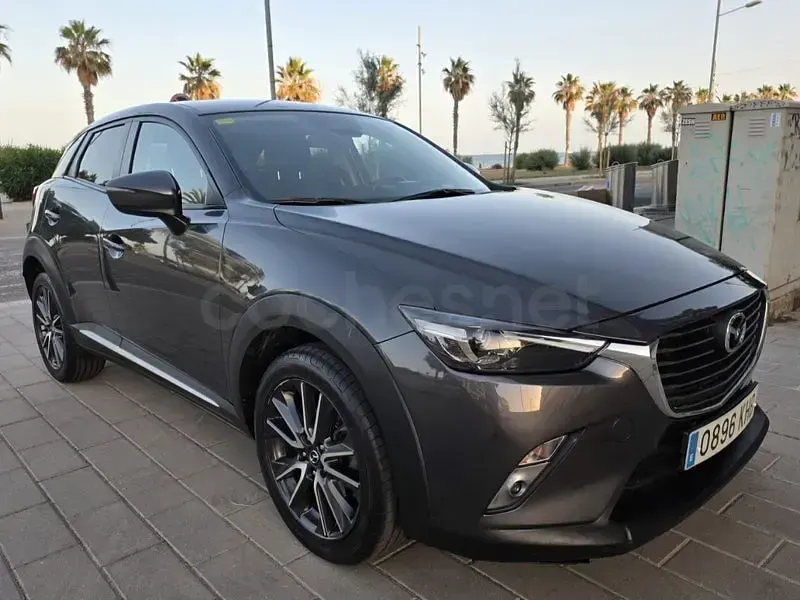 Usado Mazda CX-3 Luxury 120 CV (88 kW) 2018 Gris / plata SUV