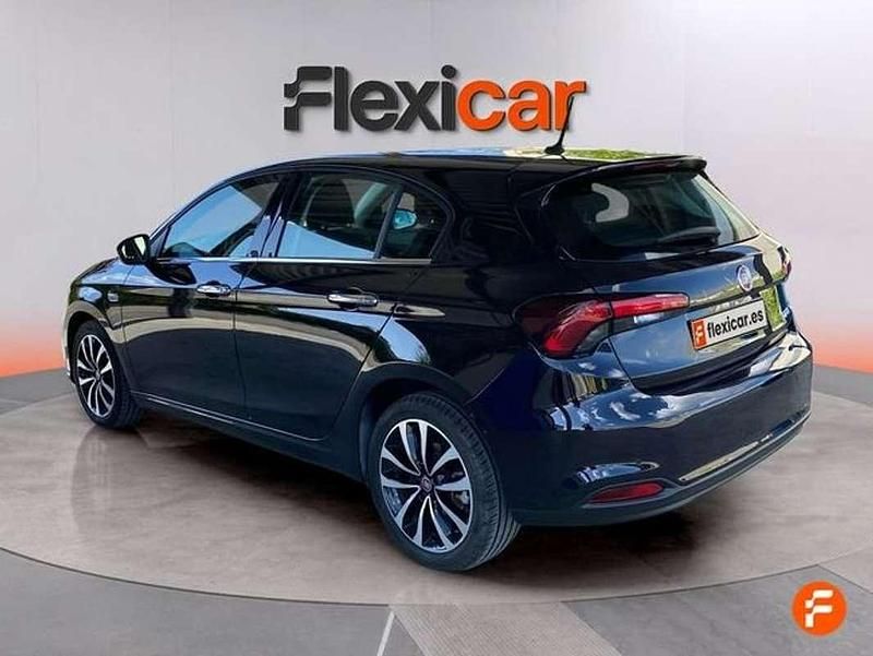 Usado Fiat Tipo Lounge 120 CV (88 kW) 2018 Negro Utilitario