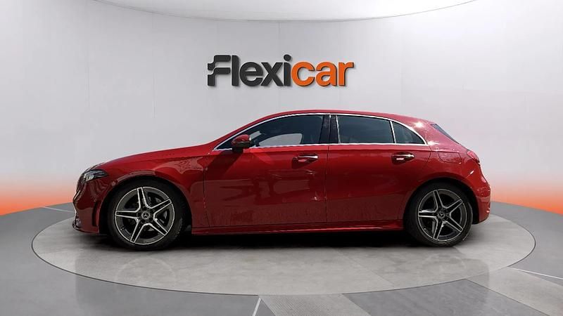 Usado Mercedes A180 116 CV (85 kW) 2019 Rojo Berlina