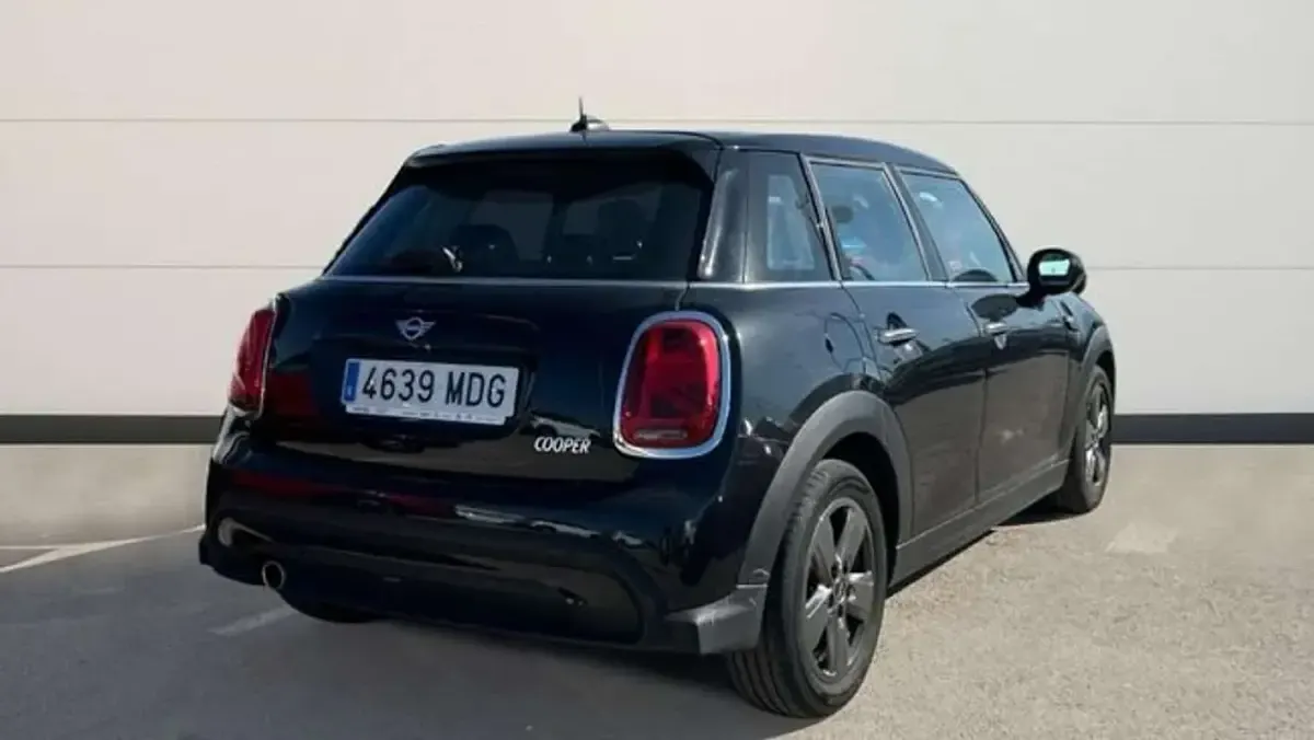 Usado Mini Cooper 137 CV (100 kW) 2023 Negro Utilitario