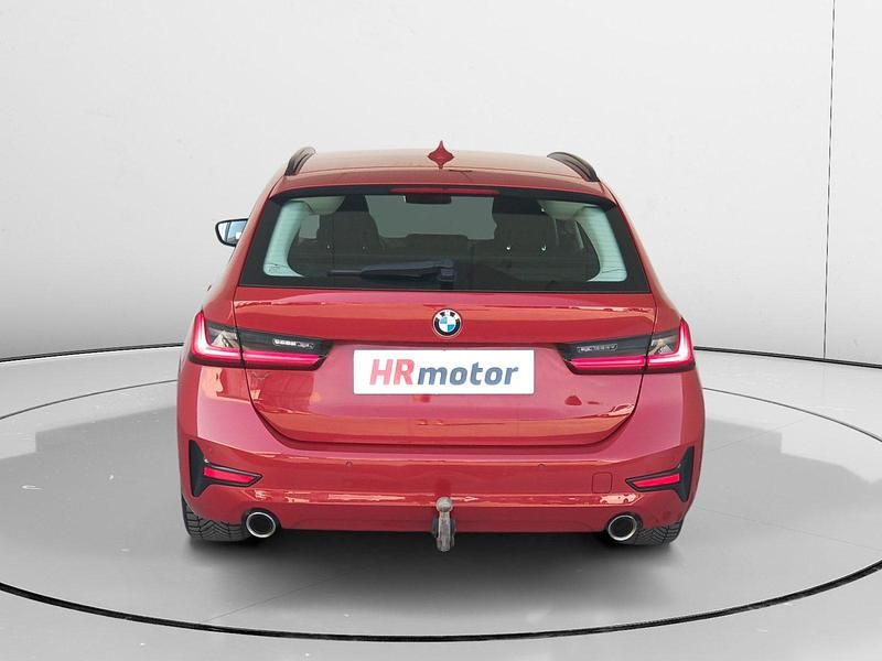 Usado BMW 318 Sport Line 156 CV (114 kW) 2018 Rojo Berlina