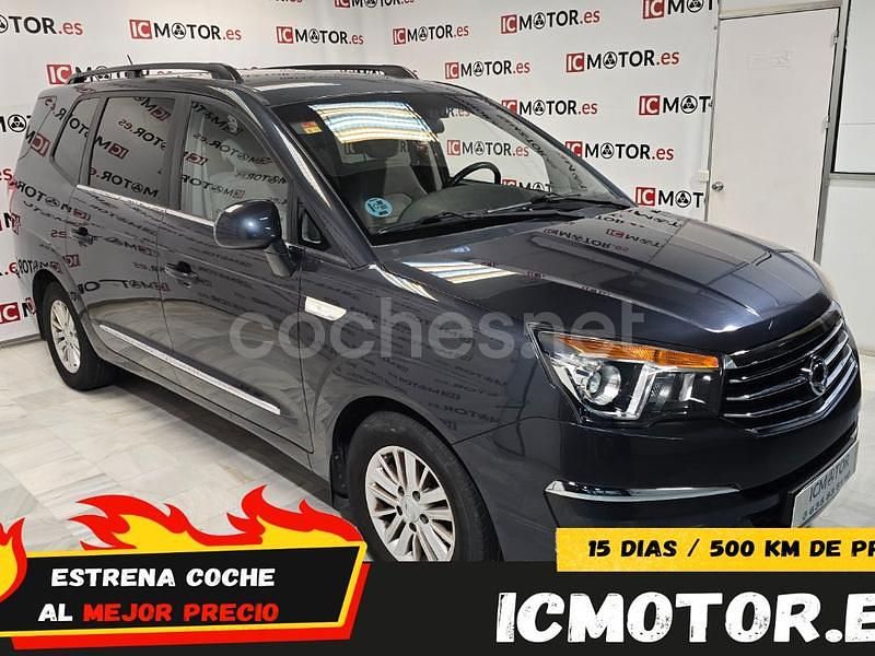 Gris / plata Usado 2018 Ssangyong (KGM) Rodius Monovolumen | 17.499 € (Un poco caro) - Imagen 1/4