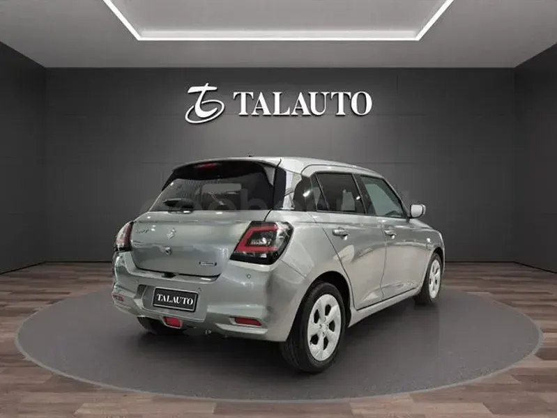 Nuevo Suzuki Swift 83 CV (61 kW) 2026 Gris / plata Utilitario