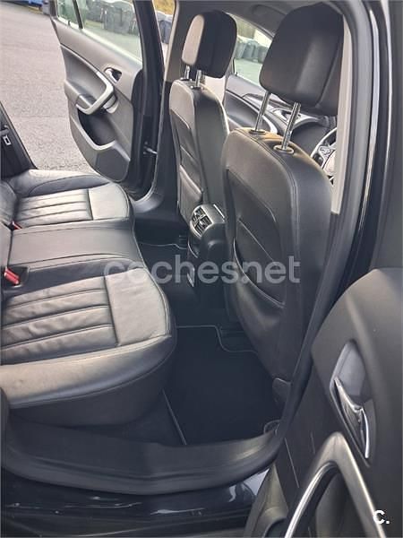 Usado Opel Insignia Selective 140 CV (102 kW) 2015 Negro Berlina
