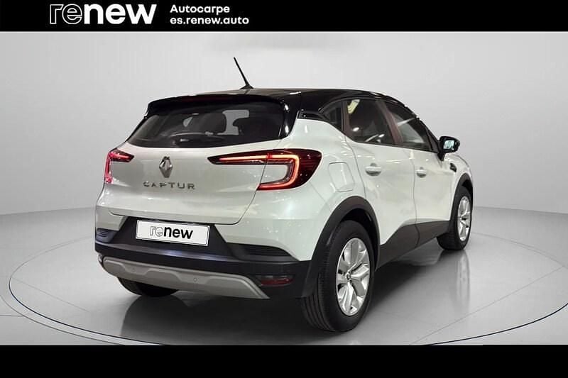 Begagnad Renault Captur Equilibre 100 HK (73 kW) 2023 Vit SUV