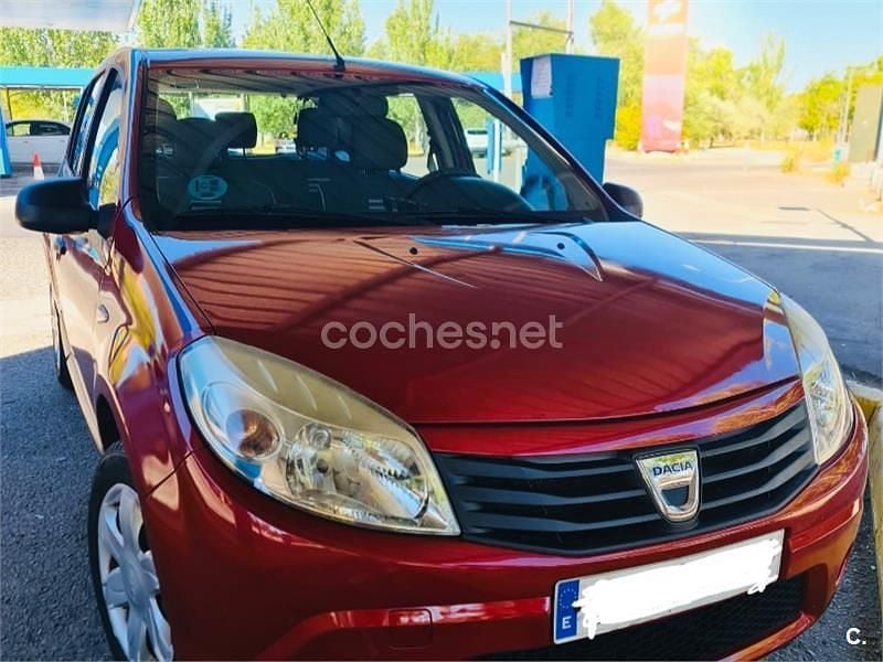 Granate Usado 2012 Dacia Sandero Ambiance Berlina | 5390 € (Precio justo) - Imagen 1/4