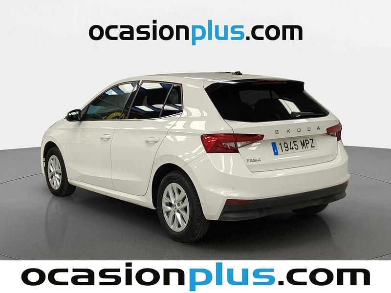 Usado Skoda Fabia Selection 95 CV (69 kW) 2024 Blanco Utilitario
