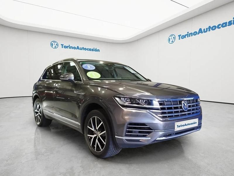 Usado VW Touareg Pure 231 CV (169 kW) 2019 Gris SUV