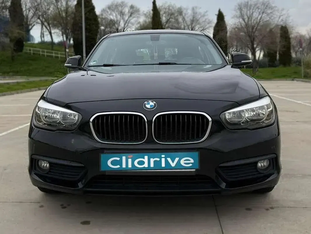 Usado BMW 118 136 CV (100 kW) 2018 Negro Utilitario