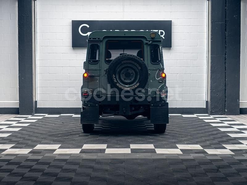 Usado Land Rover Defender 122 HP (89 kW) 2011 Verde SUV
