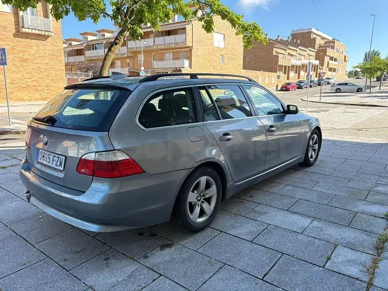 Usado BMW 520 177 CV (130 kW) 2008 Beige Familiar