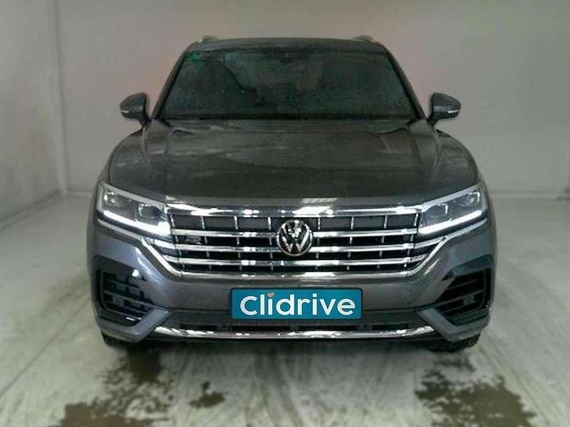 Usado VW Touareg Elegance 231 CV (169 kW) 2022 Gris SUV