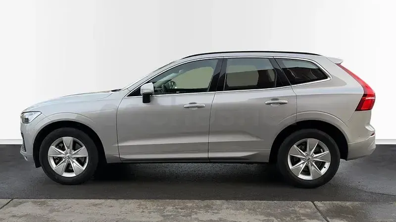 Usado Volvo XC60 Core 197 CV (144 kW) 2023 Gris / plata SUV