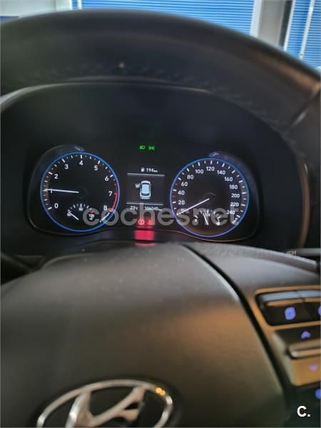 Usado Hyundai Kona 120 CV (88 kW) 2019 Gris / plata SUV