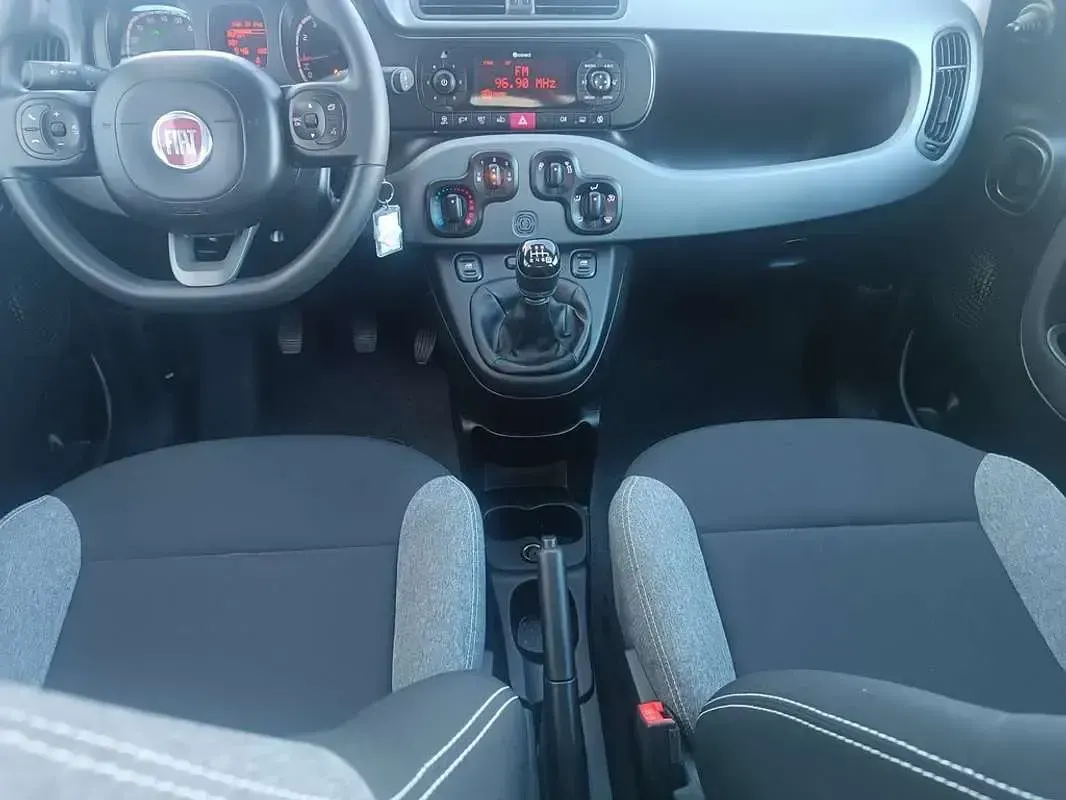 Usado Fiat Panda 69 CV (50 kW) 2022 Azul Utilitario