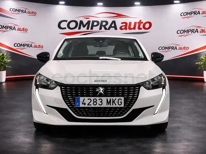 Usado Peugeot 208 Active 100 CV (73 kW) 2023 Blanco Utilitario