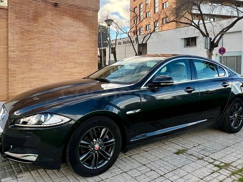 Usado Jaguar XF Luxury 200 CV (147 kW) 2015 Negro Berlina