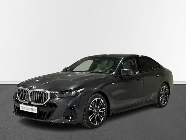 Usado 2024 BMW 520 Comfort Edition | 53.400 € (Buen precio) - Imagen 1/4