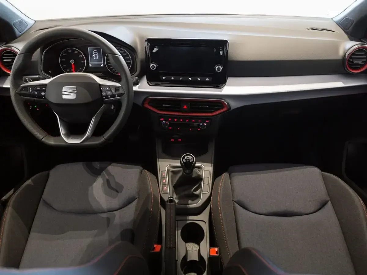Usado Seat Ibiza FR 110 CV (80 kW) 2023 Rojo Berlina
