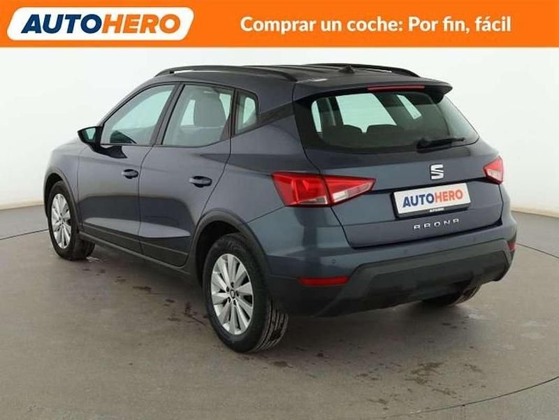 Usado Seat Arona Style 95 CV (69 kW) 2021 Gris SUV