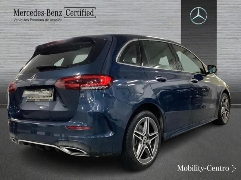 Usado Mercedes B250 AMG line 160 CV (117 kW) 2021 Denim blue  metallic paint Monovolumen